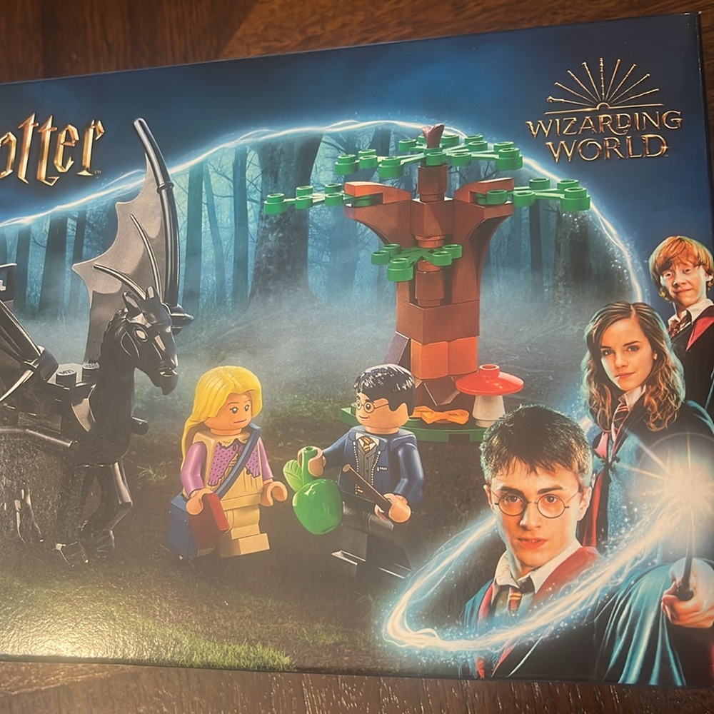 LEGO Harry Potter Order of the Phoenix Hogwarts Carriage and Thestrals